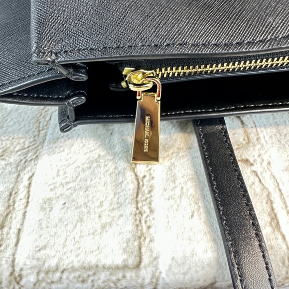 Marc Jacobs NWT Ruby Large Saffiano Leather Tote Bag - Picture 11 of 14